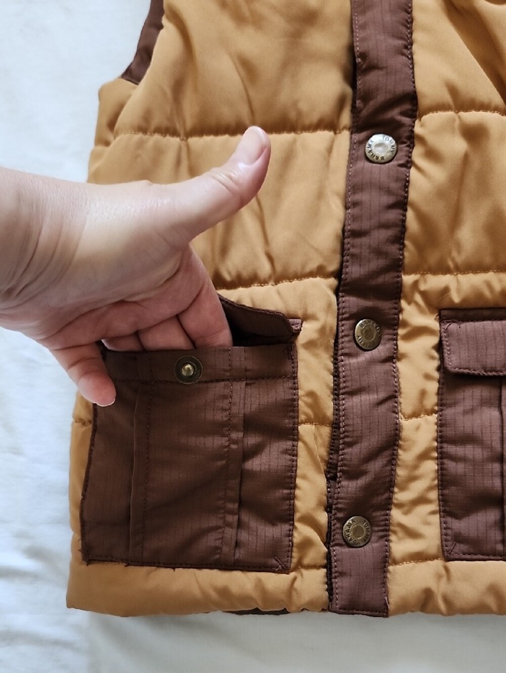 Tommy Bahama Two-Tone Brown & Camel Hooded Puffer Vest | M 7/8 - Picture 5 of 13